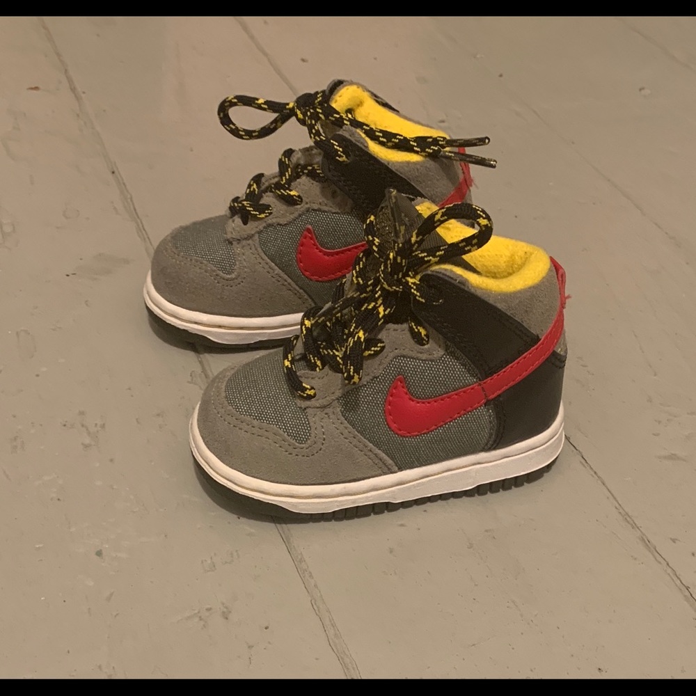 Nike toddler boots
